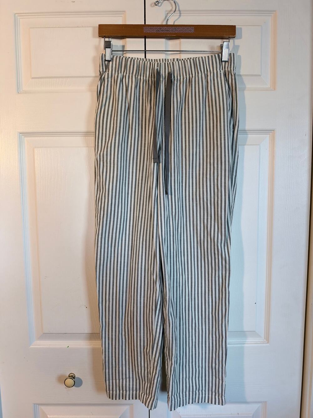 Uniqlo Womens Cotton Relax Ankke Pants Dark gray and White Striped Size XS NWT